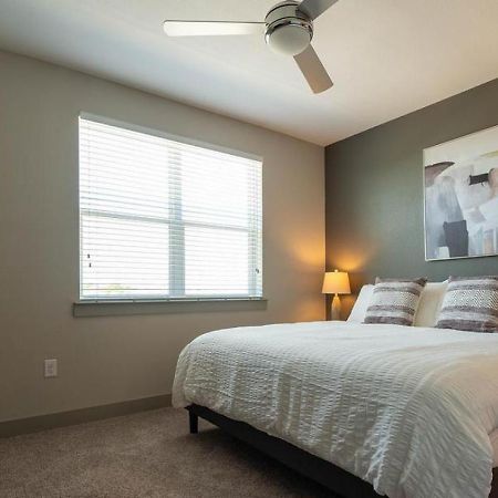 Landing Modern Apartment With Amazing Amenities أوستن المظهر الخارجي الصورة