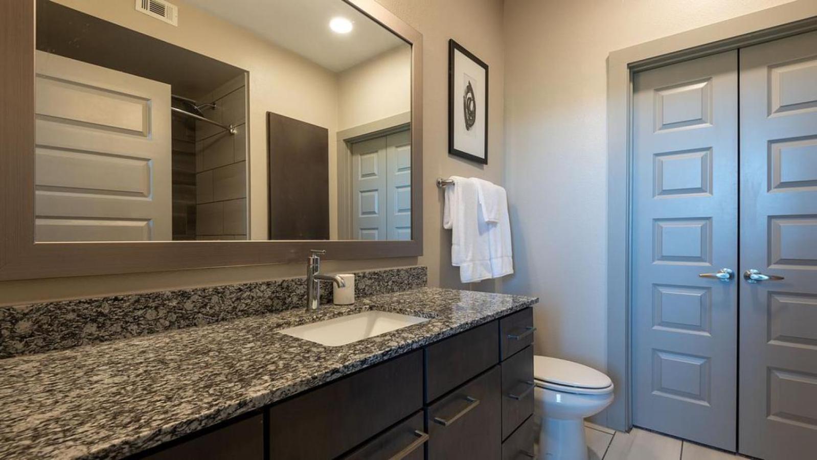 Landing Modern Apartment With Amazing Amenities أوستن المظهر الخارجي الصورة